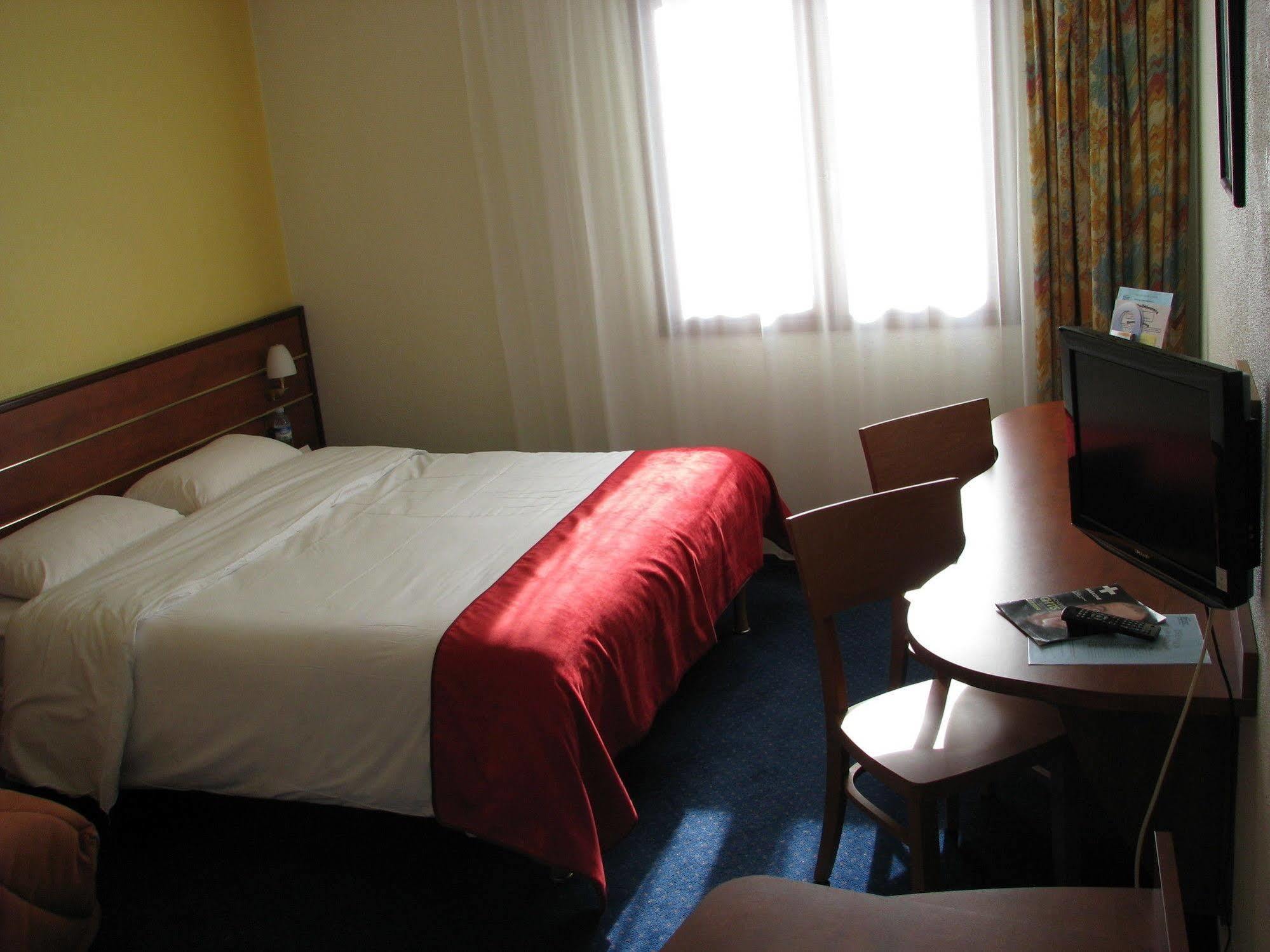 Brit Hotel Nantes Vigneux - L'Atlantel Екстериор снимка